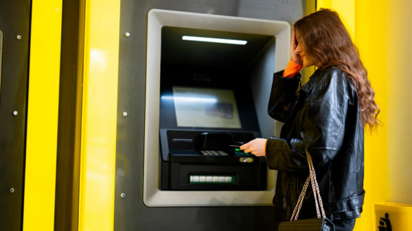 Четыре причины, почему в Казахстане могут заблокировать карту