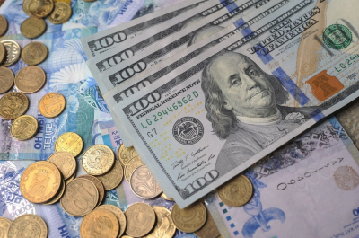 На 45% выросла покупка-продажа долларов в обменниках Казахстана в феврале