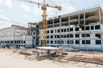 В Атырауской области ведётся строительство более 100 социальных объектов