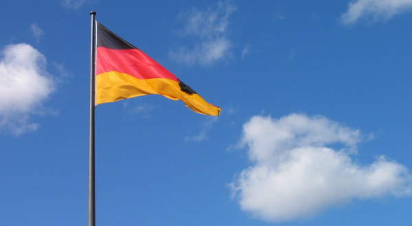 В Гамбурге неизвестные осквернили могилу бывшего канцлера Шмидта