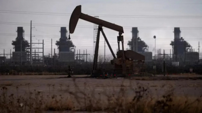 Рост добычи и импорта увеличил запасы нефти в США