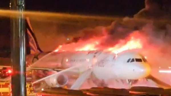 Самолет Air Busan вспыхнул перед рейсом в Гонконг