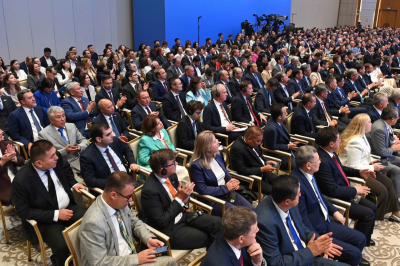 Токаев наградил ряд казахстанцев