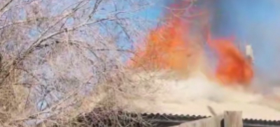 В Семее сотрудник оперативно-спасательного отряда спас мужчину из горящего дома до прибытия пожарных