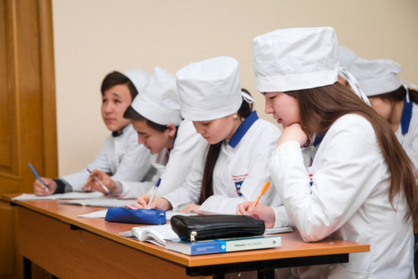 Для поступления в медицинские колледжи введены вступительные экзамены в РК