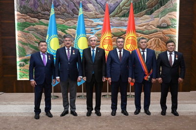Казахстан и Кыргызстан укрепляют братство через взаимное признание заслуг
